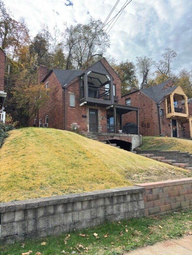 Foto del edificio - 3809 Beechwood Blvd