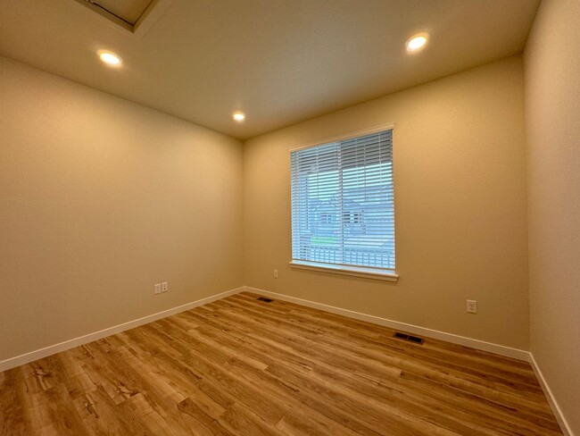 Building Photo - Brand New, Beautiful House in Timnath Lakes!