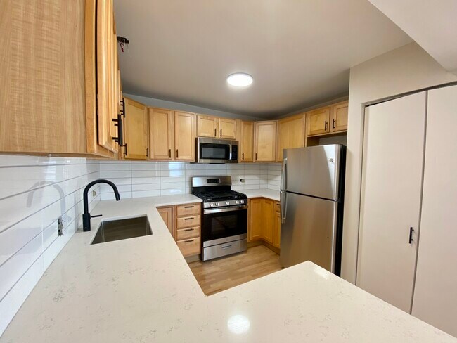 Foto del edificio - 1825 W North Ave