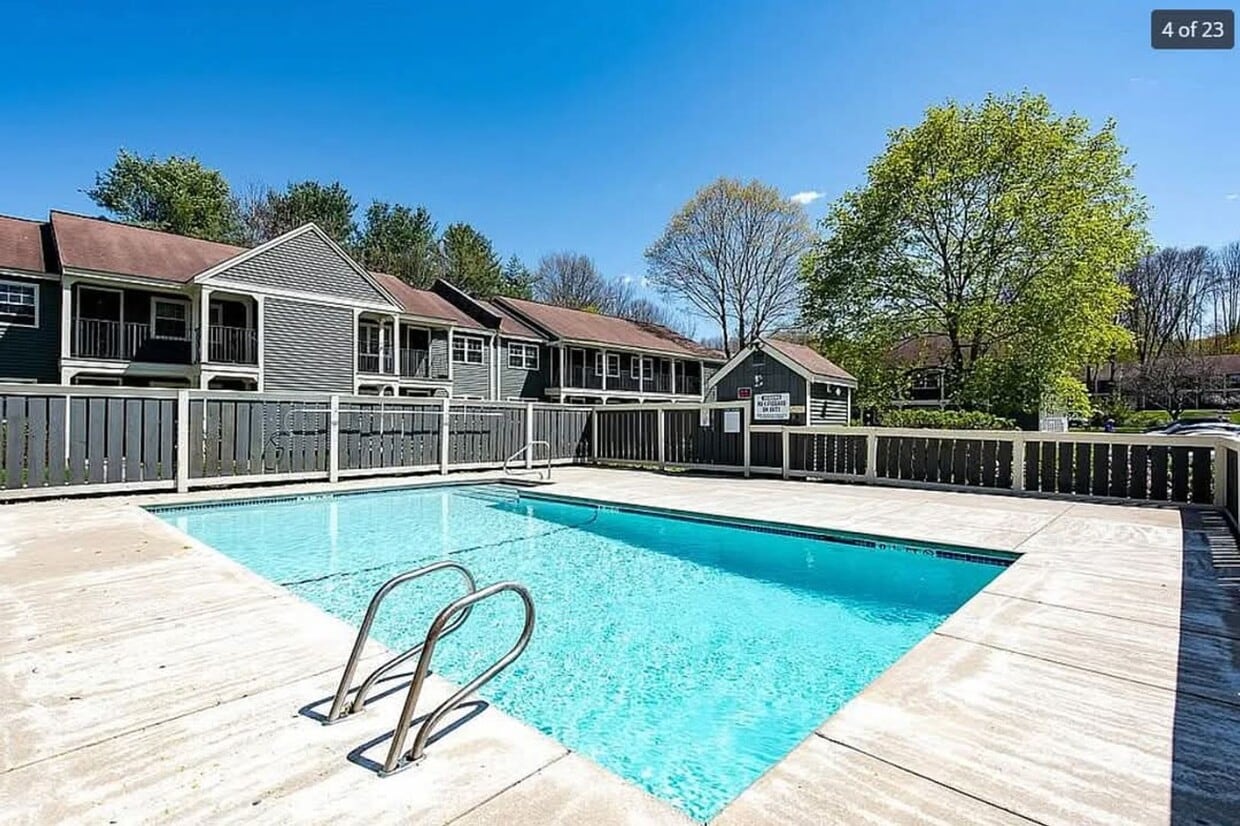 Primary Photo - Price Improvement! $1500 Hot Water Include...