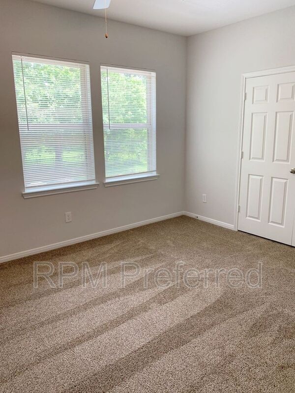 Building Photo - 8114 Rhobell St