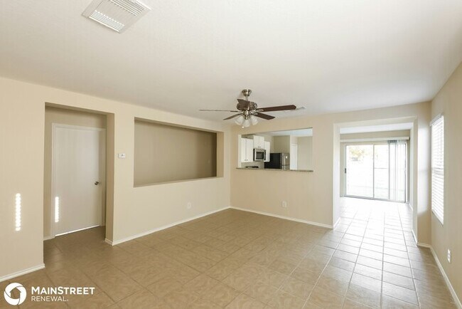 Foto del edificio - 10319 Shady Meadows, San Antonio, TX 78245