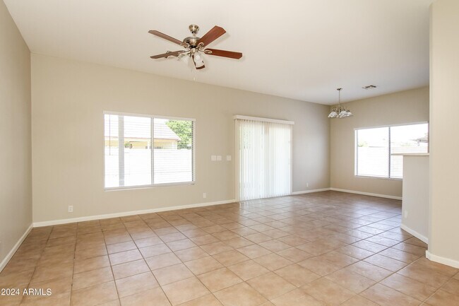 Building Photo - 10224 W Denton Ln