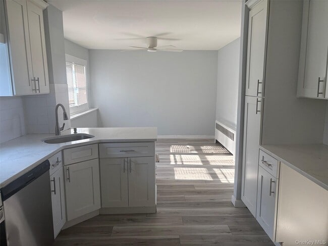 Building Photo - 101 48th St