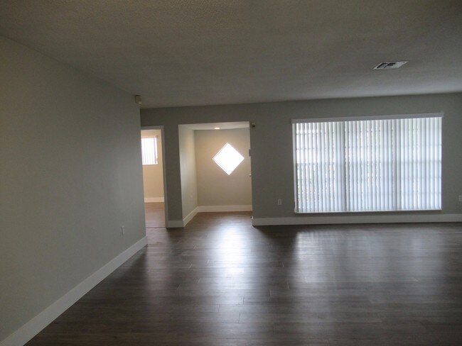 Foto del edificio - 7749 Biltmore Blvd