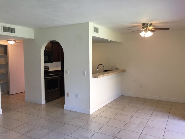 Building Photo - 190 San Juan Cir