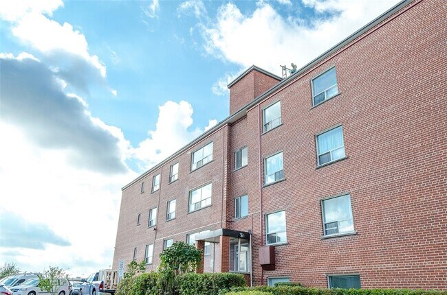 Building Photo - 15 Craigton Drive