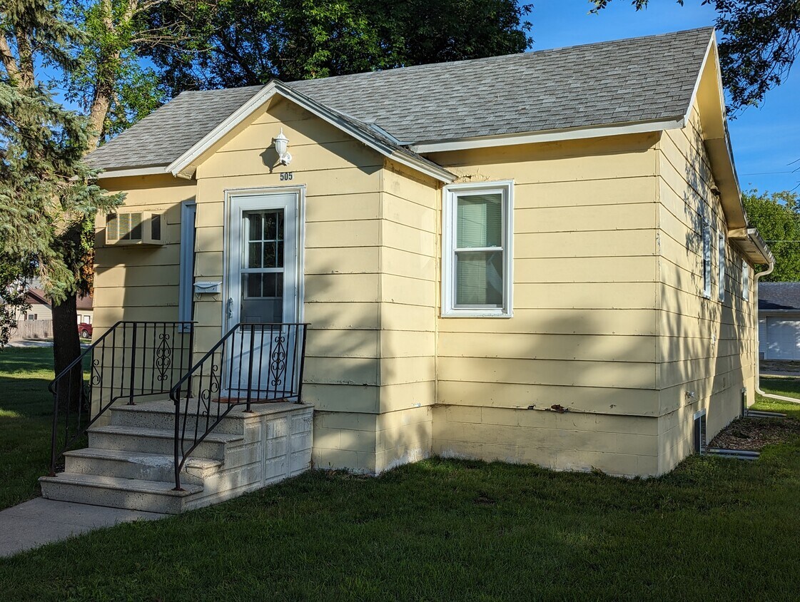 Foto principal - 505 E 8th St