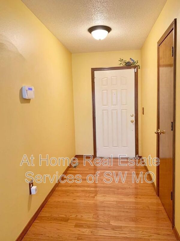 Foto del edificio - 4047 W Watkins St