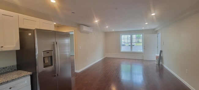 Building Photo - 65 Princeton St