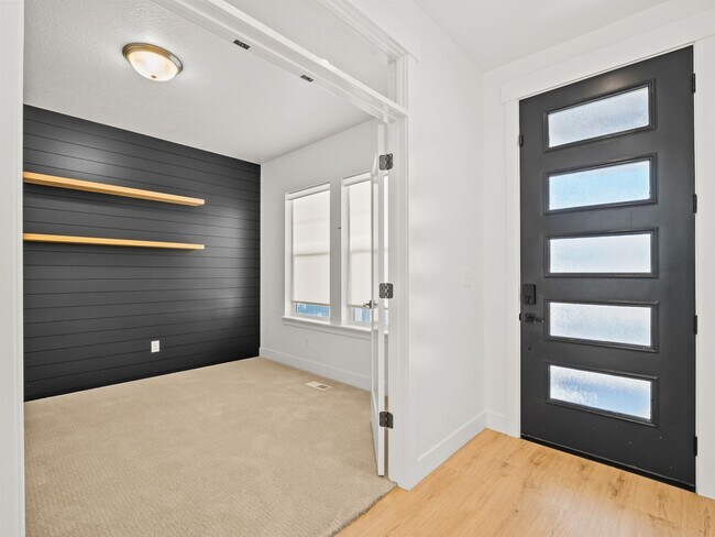 Foto del edificio - 5 Bed / 3.5 Bath Home in Saratoga Springs – Spacious Living Near Utah Lake