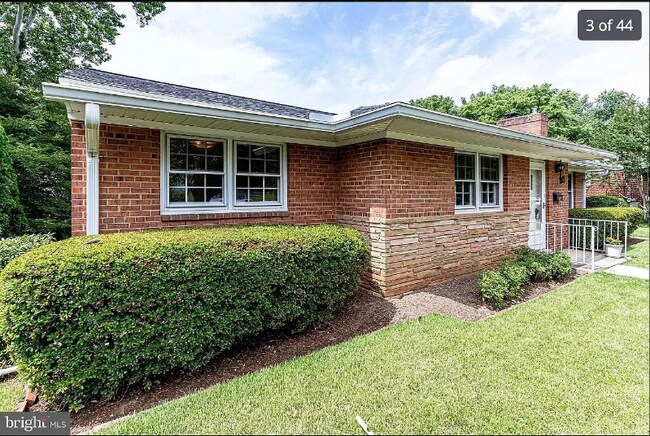 Foto del edificio - 4907 Elsmere Ave