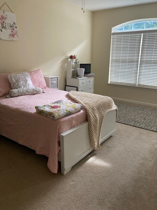 Bedroom space, unfurnished. - 190 Eli Hartley Dr