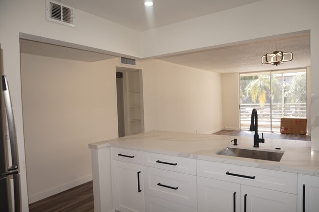 Kitchen - 408 NW 68th Ave