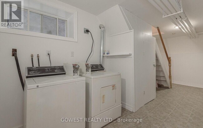 Photo du bâtiment - 134 Grenadier Rd