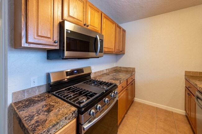 Building Photo - 425 N 7th Ave