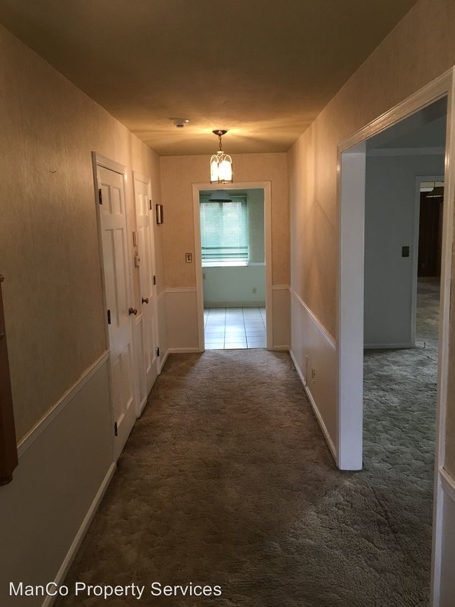 Building Photo - 1440 Cornell Dr