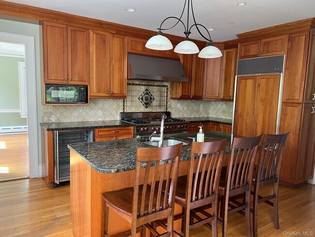 Foto del edificio - 246 Beechmont Dr