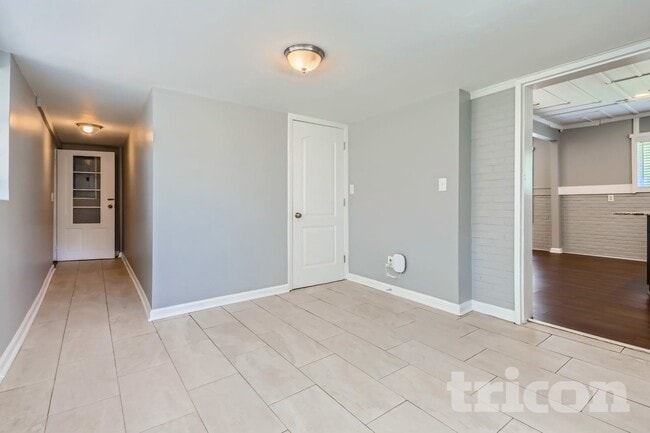 Building Photo - 141 Fairview Dr