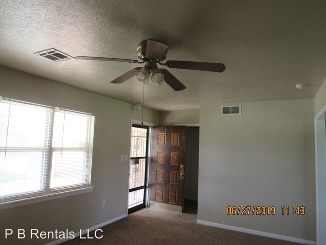 Building Photo - 3 br, 1.5 bath House - 4615 SW Beta Avenue