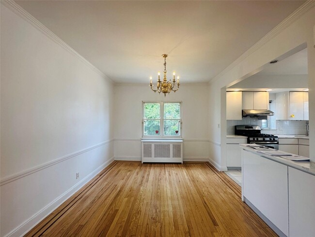 Building Photo - 76-12 175th St