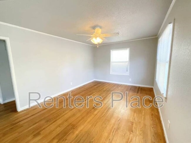 Building Photo - 3754 W 42nd Pl