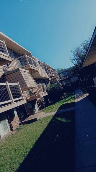 Building Exterior - Governeour Manor Apartments