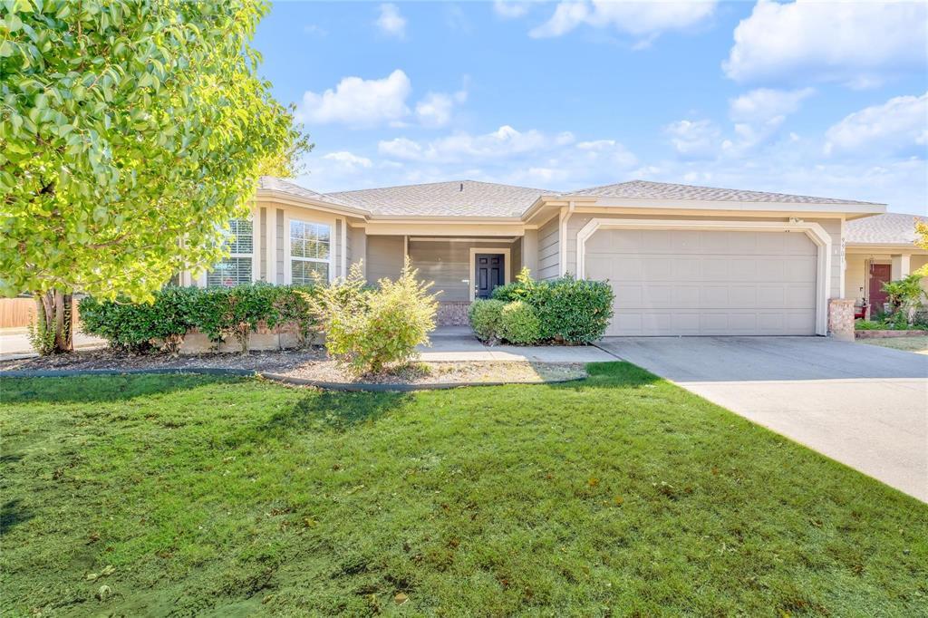 Foto principal - 9901 George Bush Dr