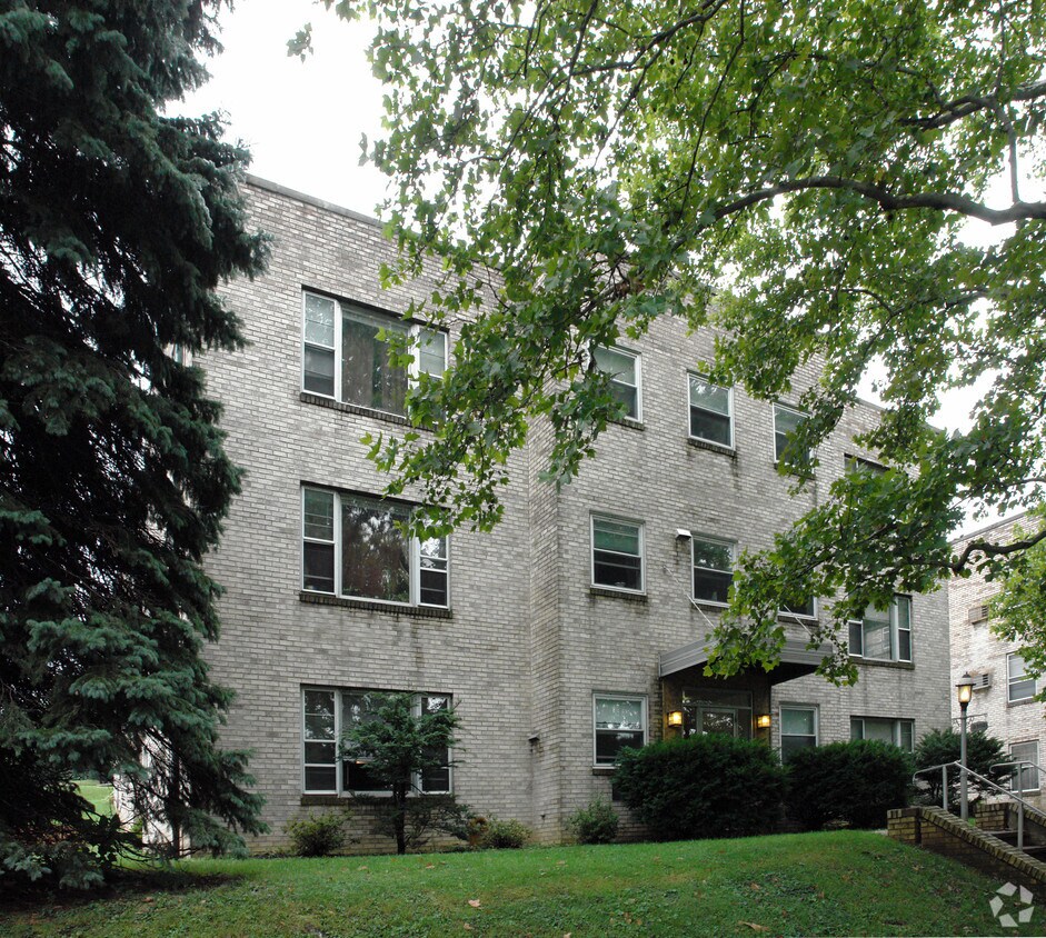 Primary Photo - Muhlenberg Lakeview Apartments