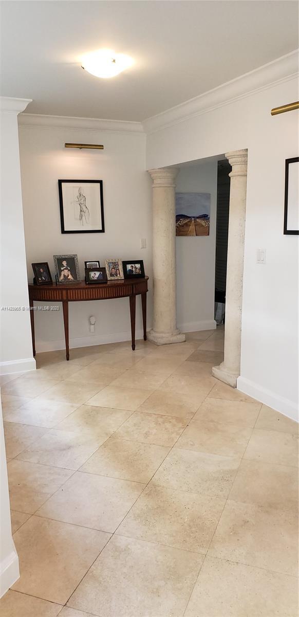 Building Photo - 161 Crandon Blvd
