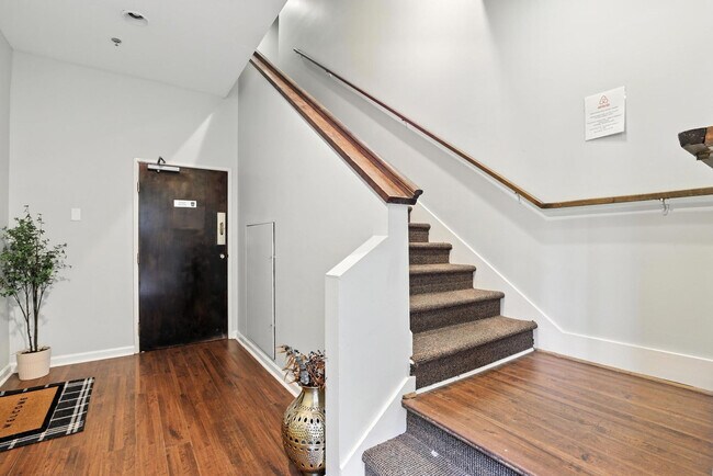 Foto del edificio - 480 N Thomas St