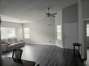 Building Photo - 974 A Thornbury Ln