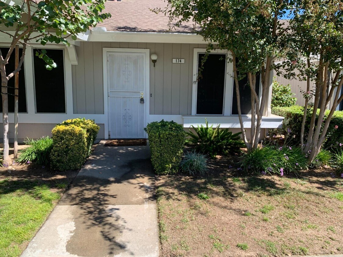 Foto principal - 5455 N Marty Ave