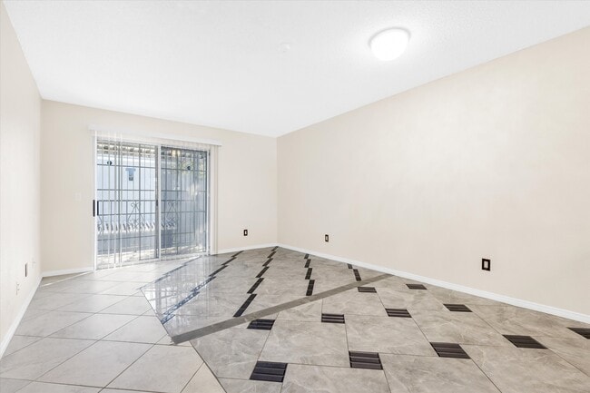 Building Photo - 3823 S Maryland Pkwy