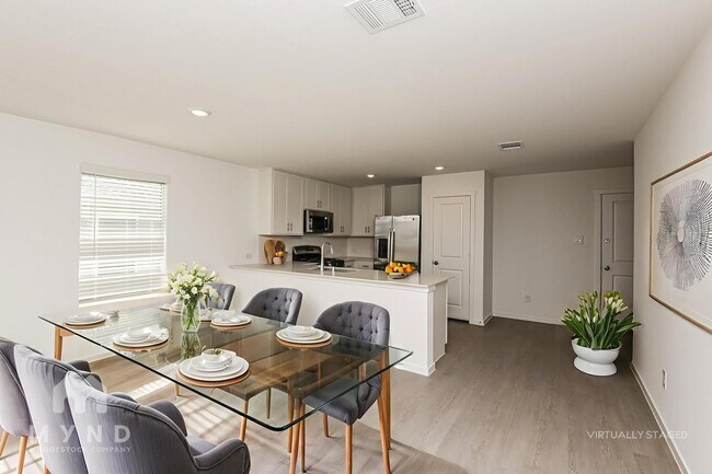 Foto del edificio - 2713 Ctr Crk Ln