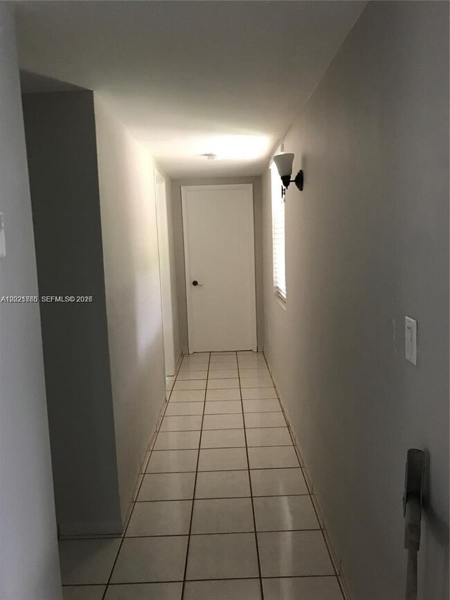 Foto del edificio - 1545 NE 128th St