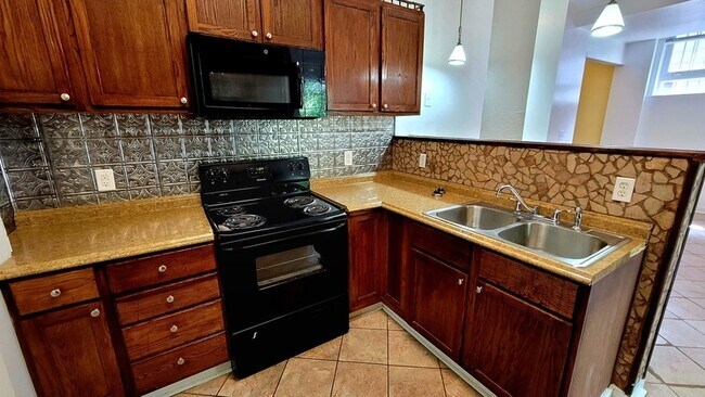 Foto del edificio - 3105 E Marshall St