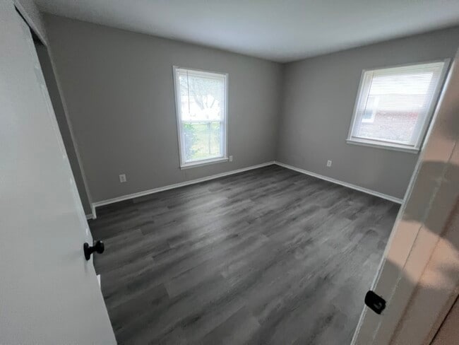 Building Photo - 10 Shipley Ct