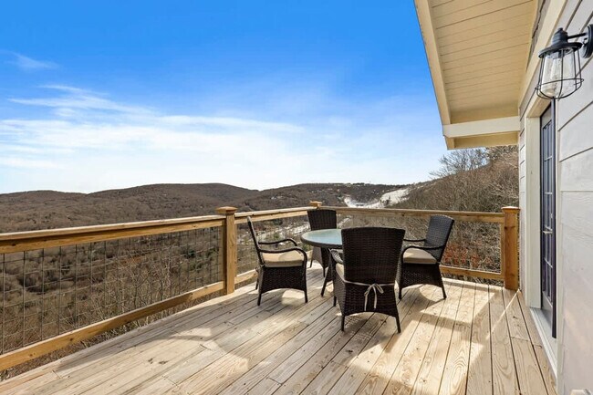 Foto del edificio - 103 Mockingbird Ln