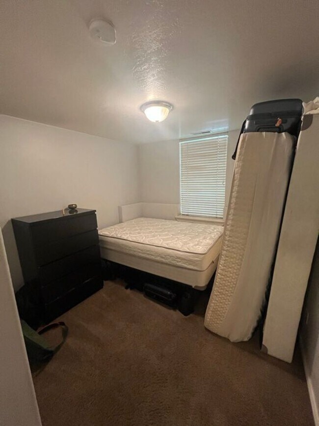 Foto del edificio - Bedroom Available in Provo