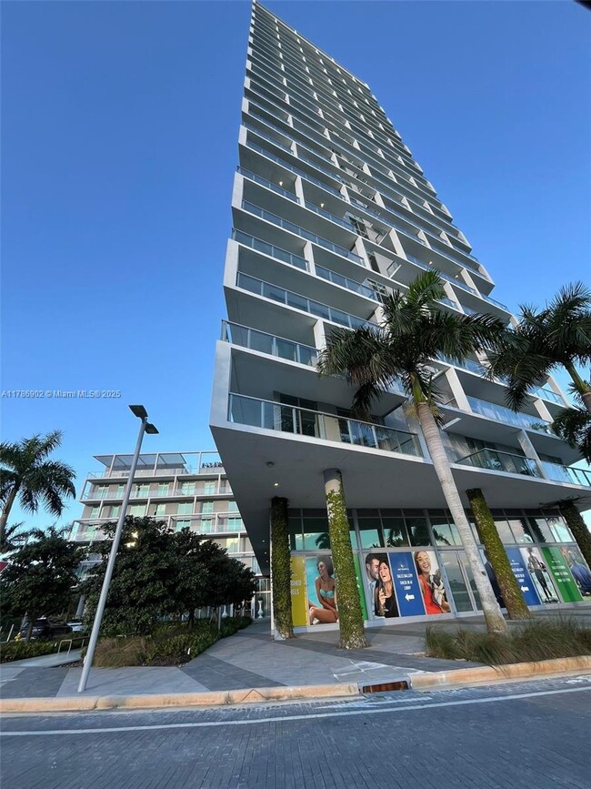 Building Photo - 2000 Metropica Wy