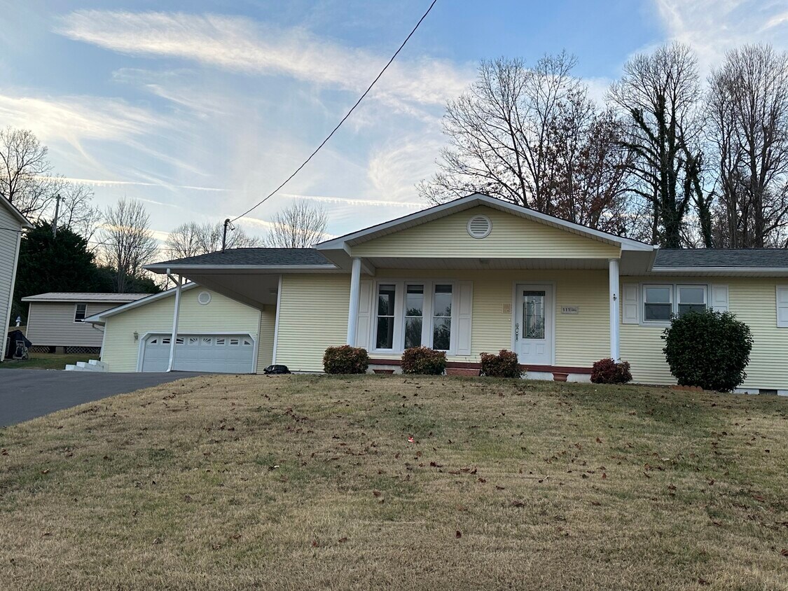 111 East Dr, Gray, TN 37615 House Rental in Gray, TN