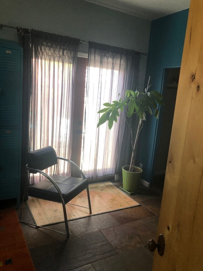 Foto del edificio - 609 Rodriguez St