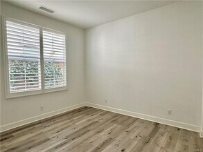 Building Photo - 131 Espina