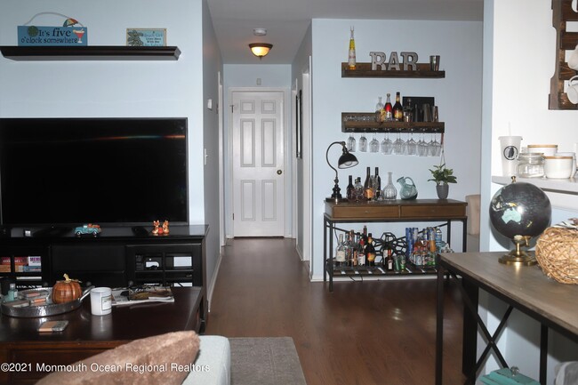 Building Photo - 3 Hackamore Ct