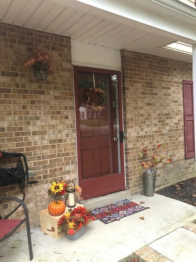 Foto del edificio - 5463 Watercress Pl