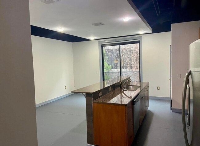 Building Photo - 62 W Colonial Dr