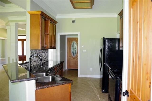 Building Photo - 250 Idylwild Dr