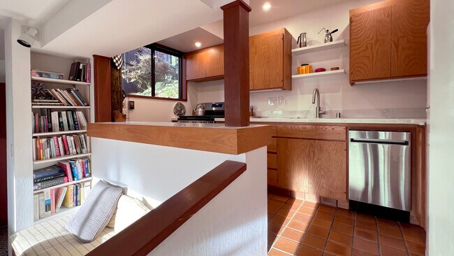 Foto del edificio - 1120 Sterling Ave