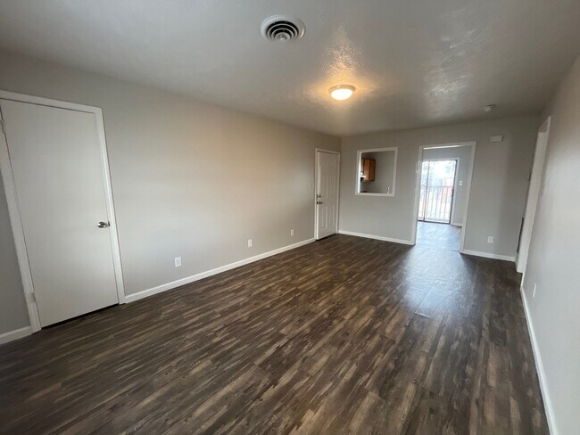 Foto del edificio - 294 Tinker Hill Cv